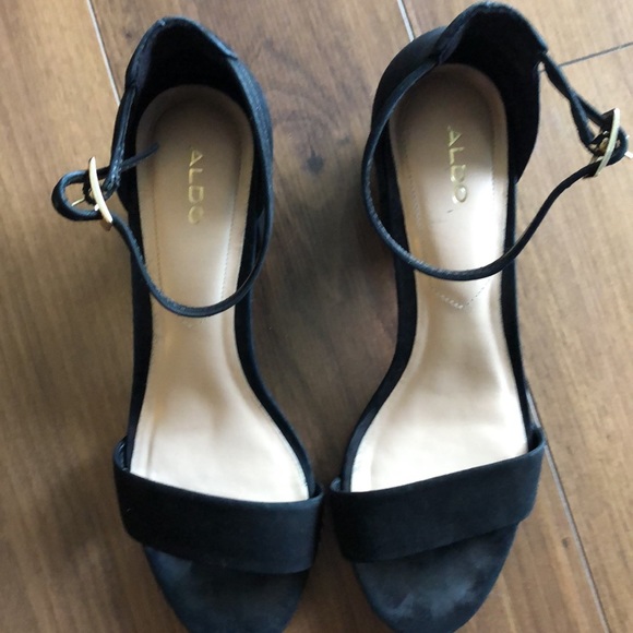 Aldo Strappy Sandal with heel - Picture 2 of 4